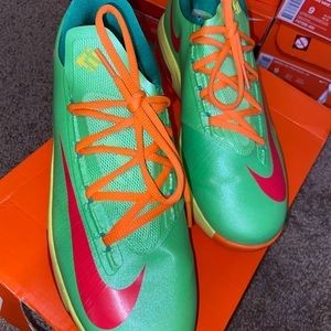 3 pairs of KD shoes